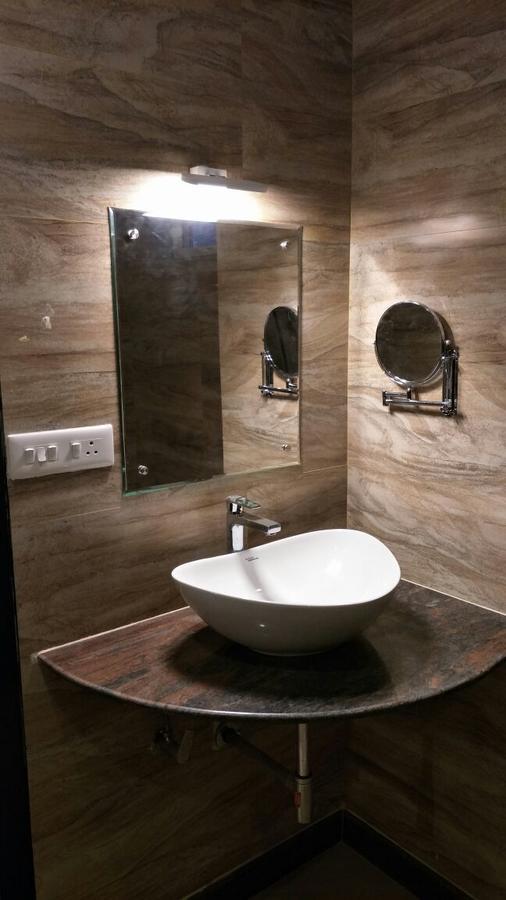 Prism A Boutique Hotel Jorhāt Extérieur photo